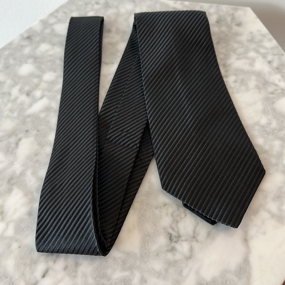 David Donahue Men’s Silk Striped Black Tie 64 1/2” - Picture 4 of 7